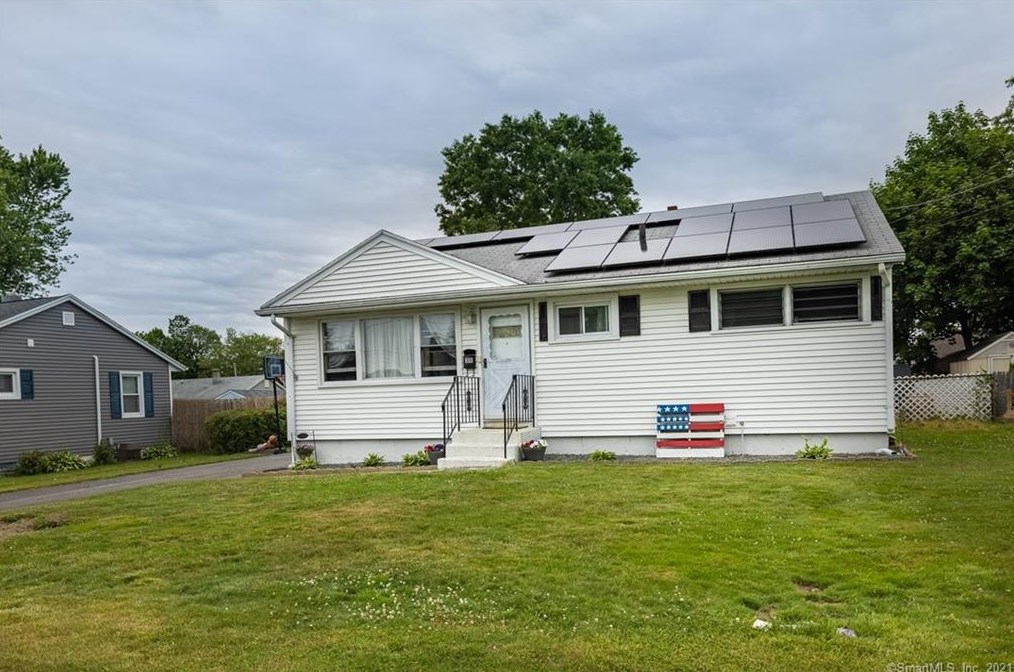 39 Aircraft Rd, New Haven, CT 06516 exterior
