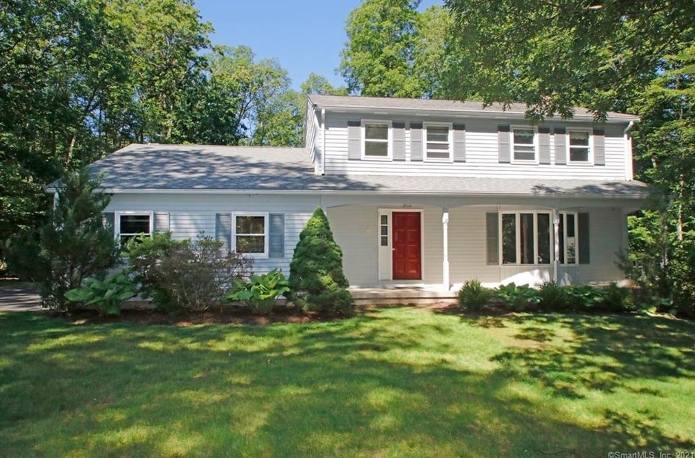 30 Hampden Cir, Simsbury, CT 06070-1265