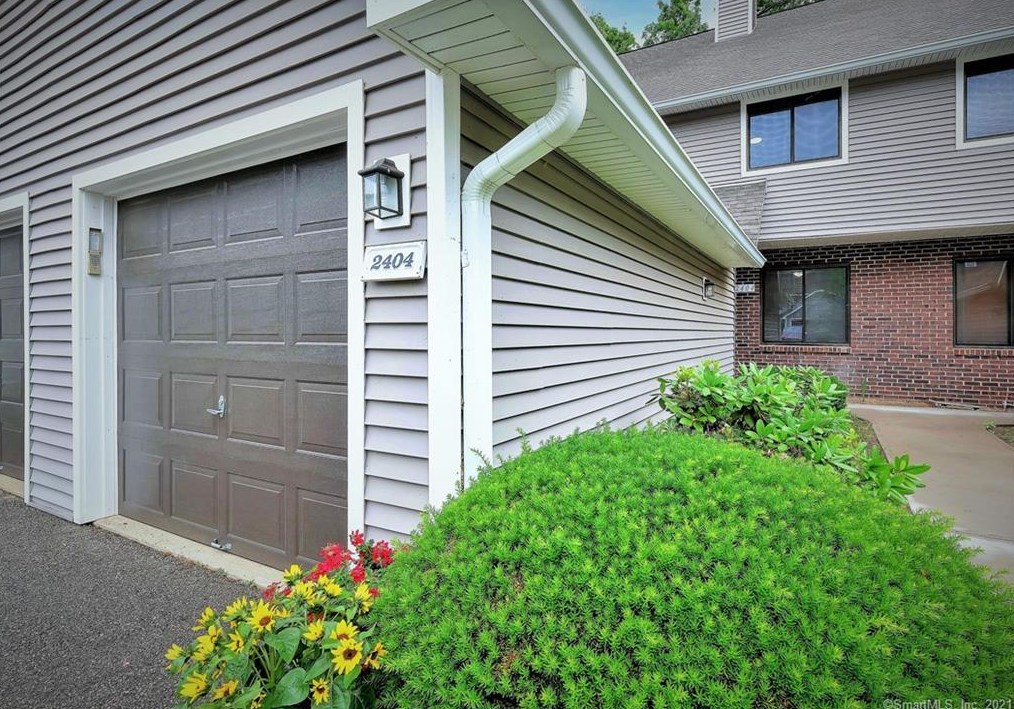 2404 Mill Pond Dr #2404, Wapping, CT 06074