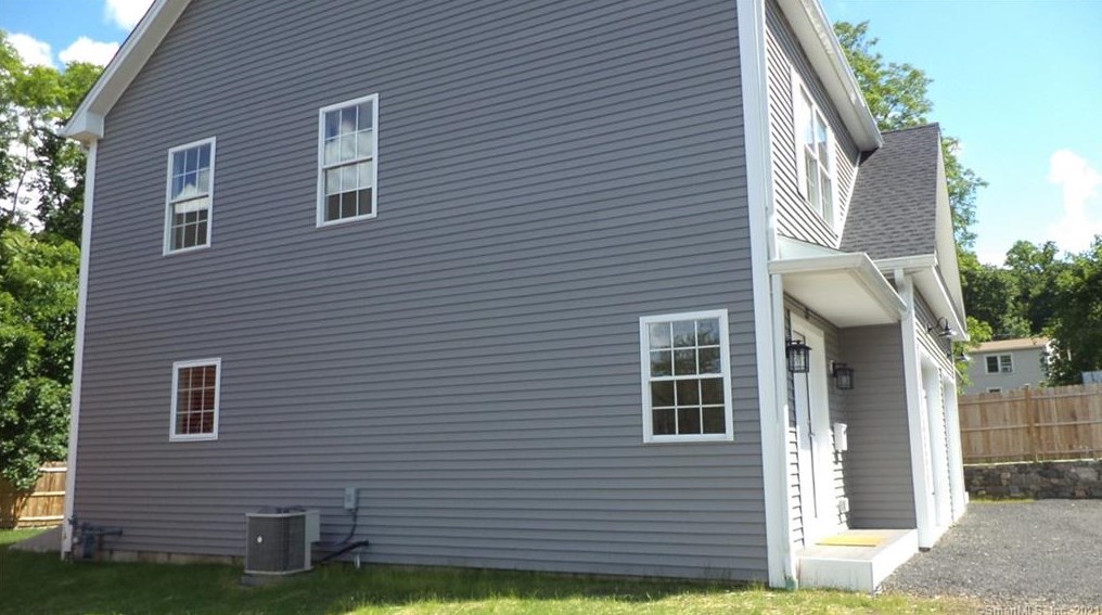 33 Maple Ave #a, Bethel, CT 06801