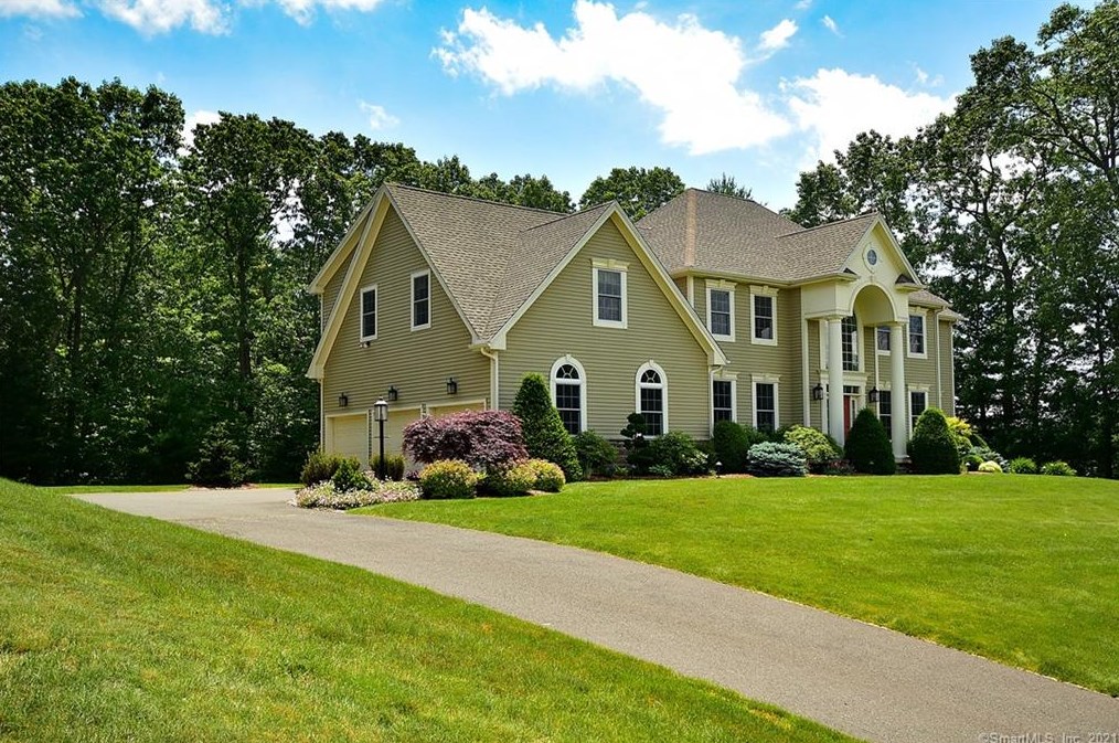 40 Ellridge Pl, Ellington, CT 06029