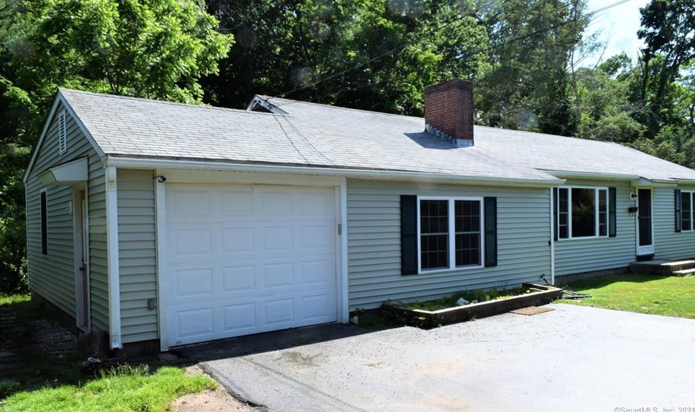 34 Kirtland St, Deep River, CT 06417