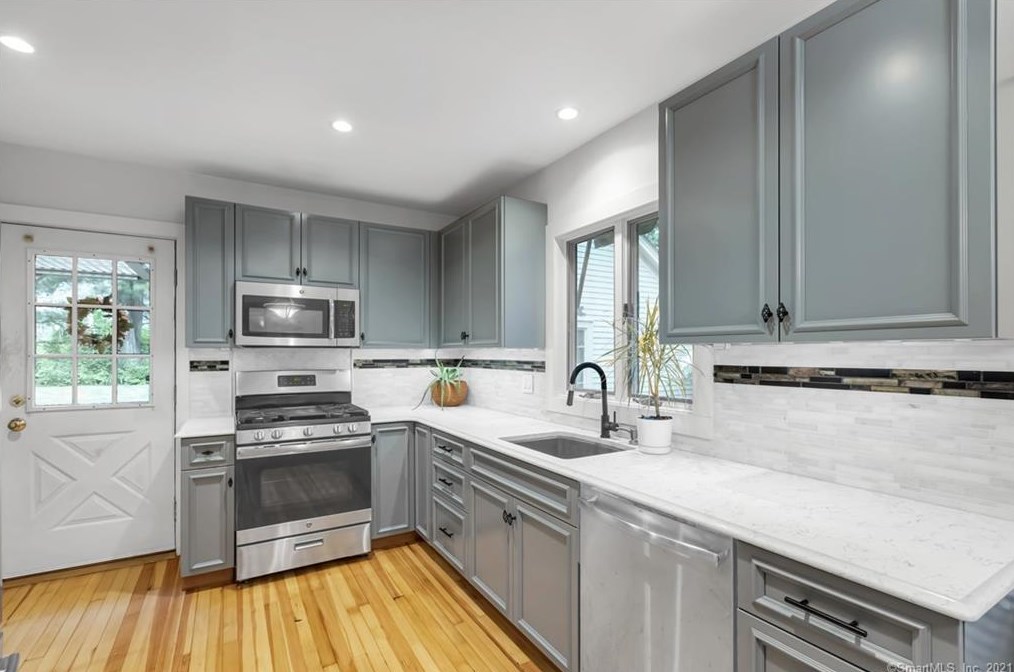 89 Middle Haddam Rd, Portland, CT 06480