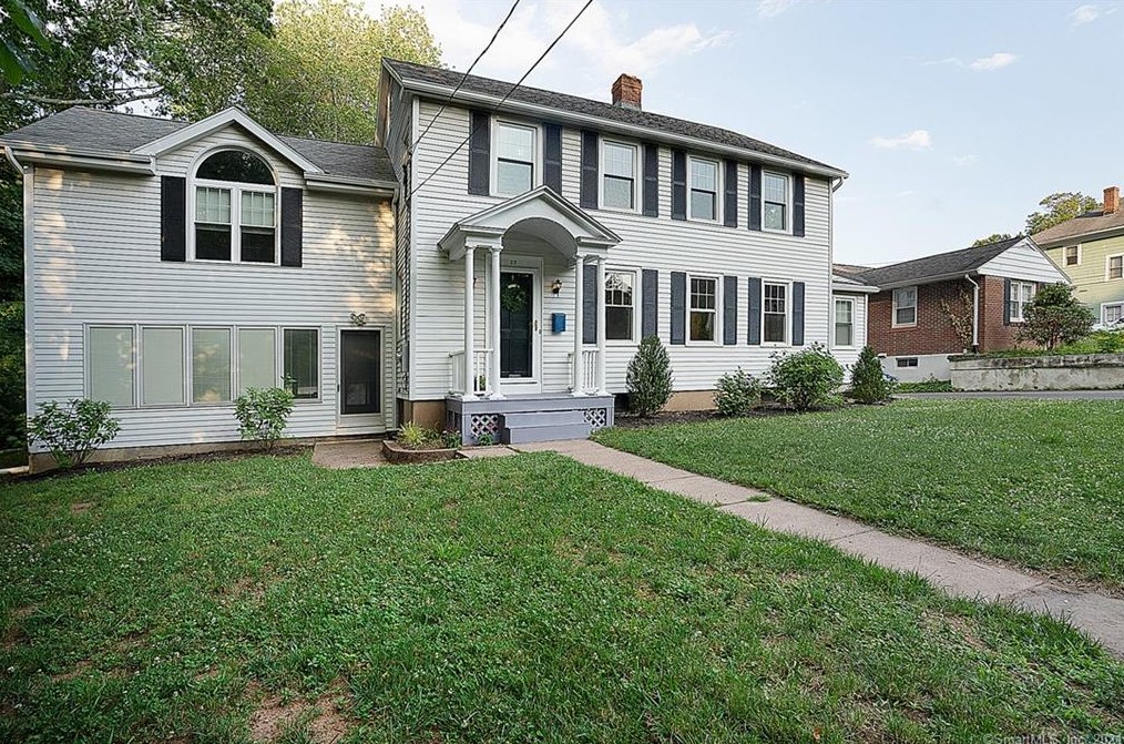 32 Summit Pl, Middletown, CT 06457