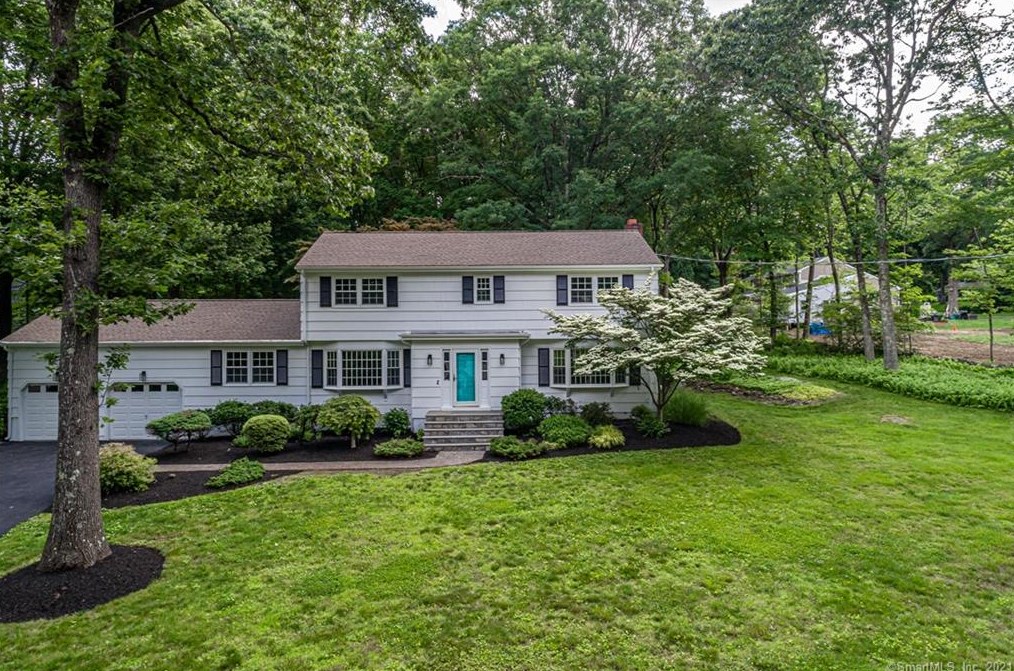 115 Fresh Meadow Dr, Bridgeport, CT 06611