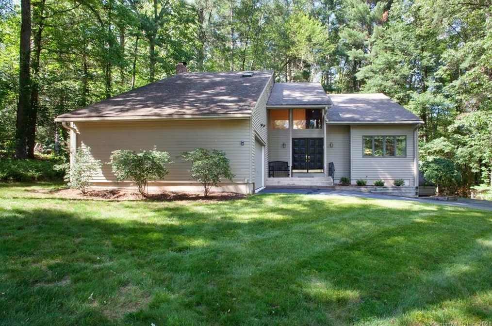 18 Adams Rd, Simsbury, CT 06089