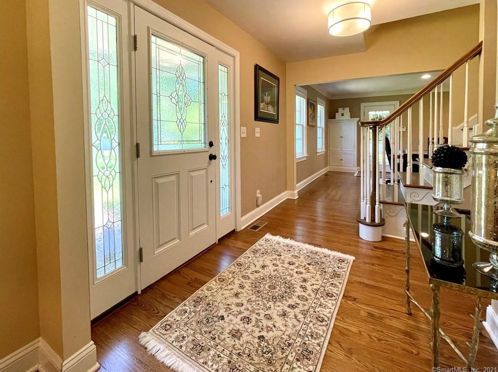 17 Ball Pond Rd, Danbury, CT 06812