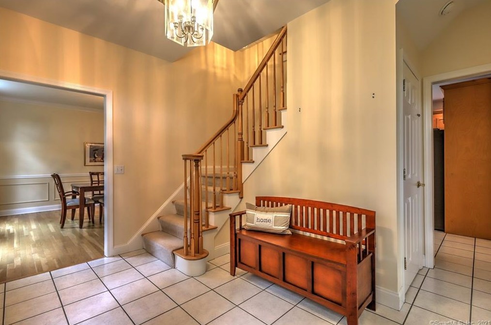 18 Gaylor Dr, Upper Stepney, CT 06468
