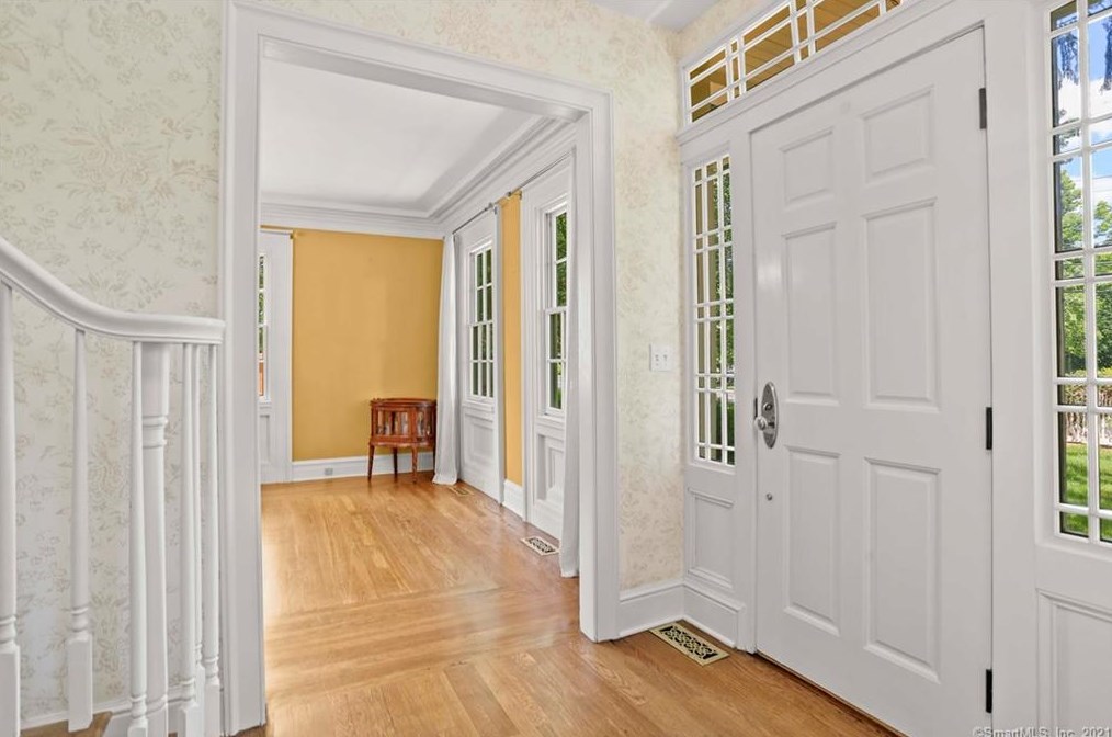 35 Clinton Ave, Westport CT  06880-1212 exterior