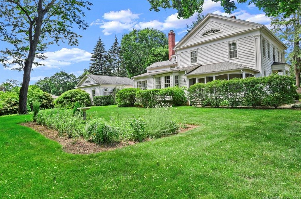 35 Clinton Ave, Westport, CT 06880