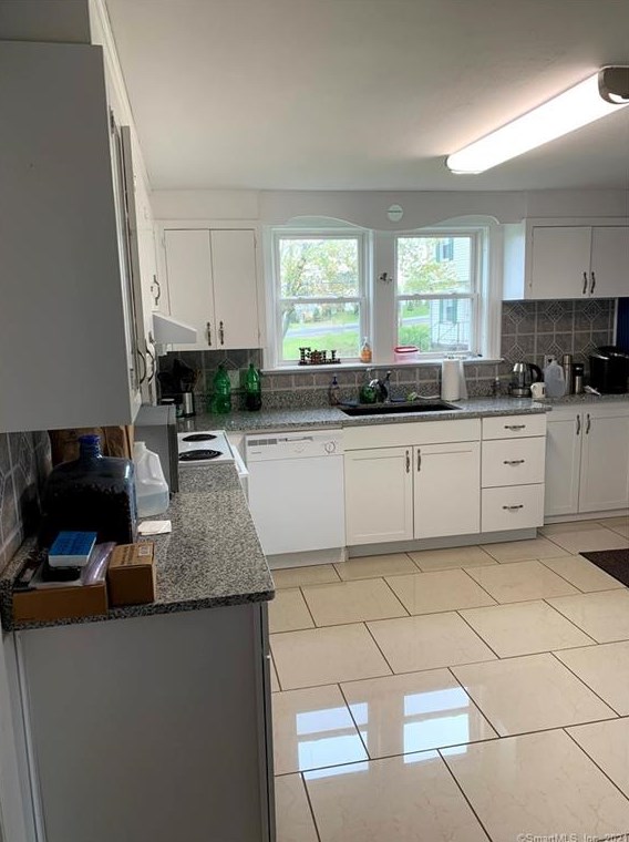 283 Ellington Rd, Wapping, CT 06074