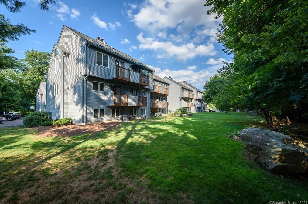 81 Wolfpit Ave Apt E4, Norwalk, CT 06851