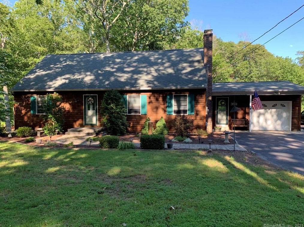 390 Pumpkin Hill Rd, Gales Ferry, CT 06339