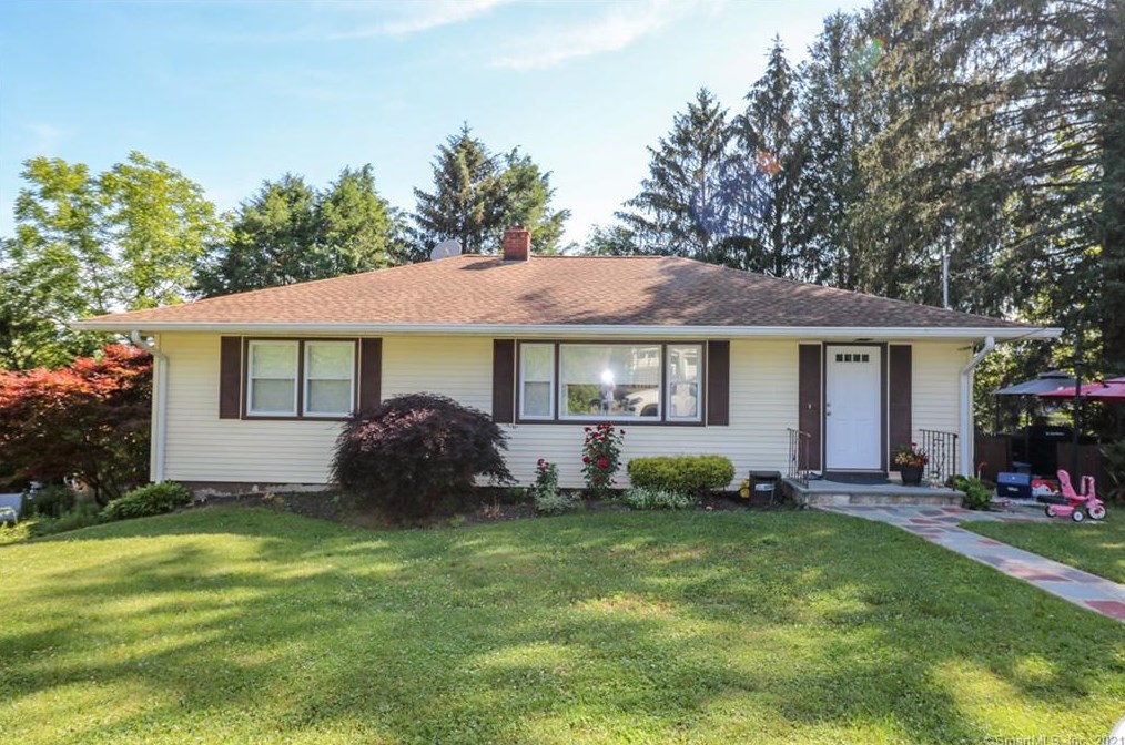 33 Foley Ave, Huntington, CT 06484