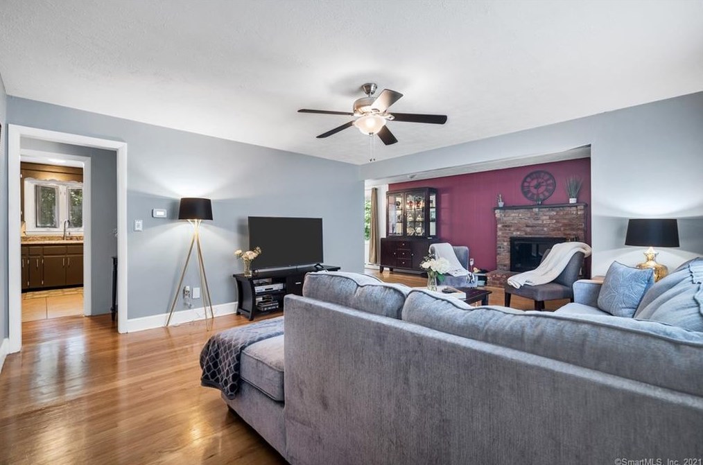 151 Burton Rd, Beacon Falls, CT 06403