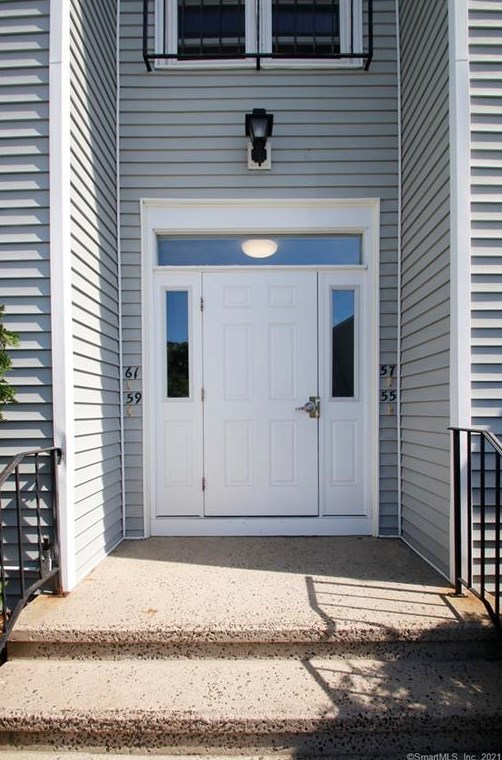 57 Southwind Ln #57, Milford, CT 06460