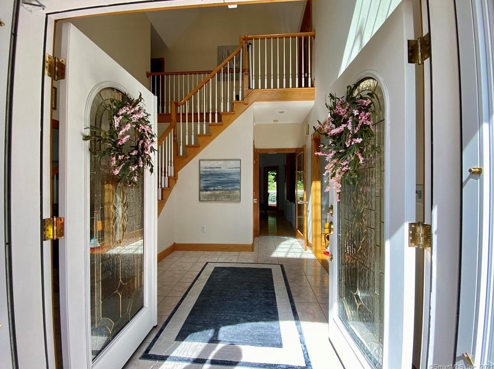 9 Judith Ct, Northford, CT 06472