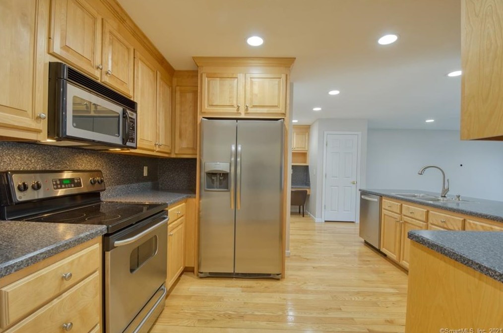 4 Canoe Birch Ct #4, Kensington, CT 06037