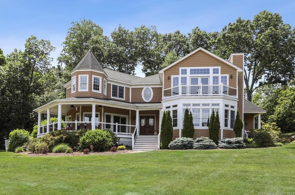 14 Sail Harbour Dr, Danbury, CT 06812-5200