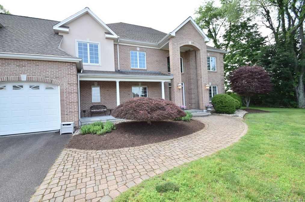 35 Sunrise Ln, Wapping, CT 06074