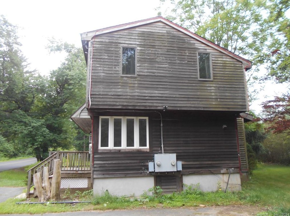 212 Amity Rd, New Haven, CT 06524 exterior