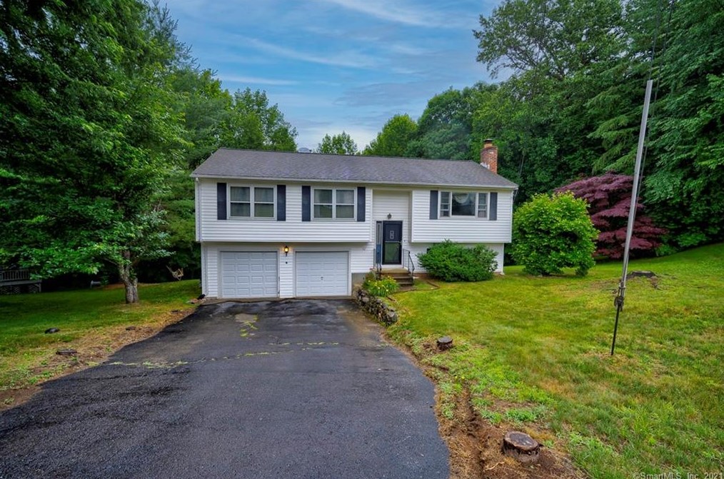 62 Grickis Ln, Union-City, CT 06770 exterior