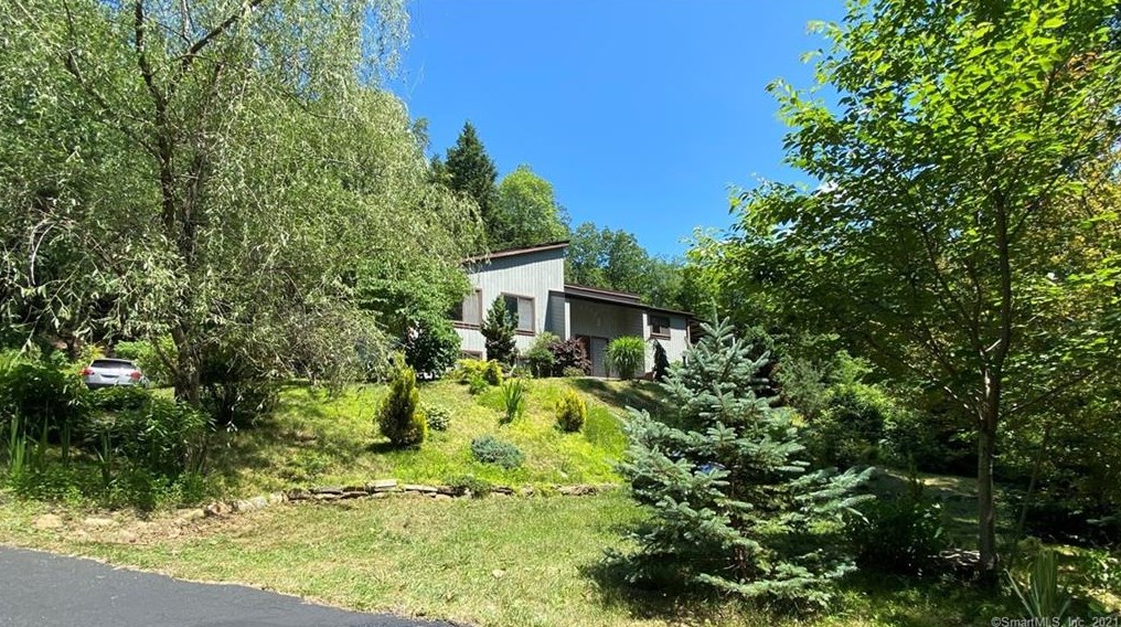 520 Main St S, Bridgewater, CT 06752