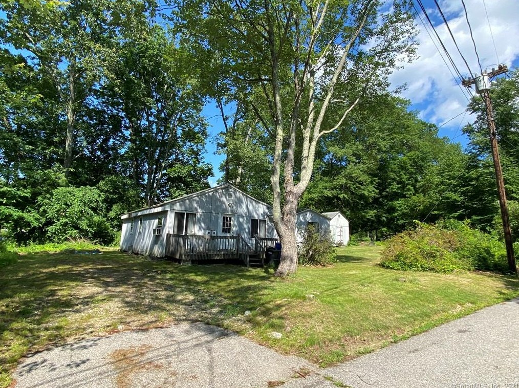17 Swanson Dr, Coventry, CT 06238