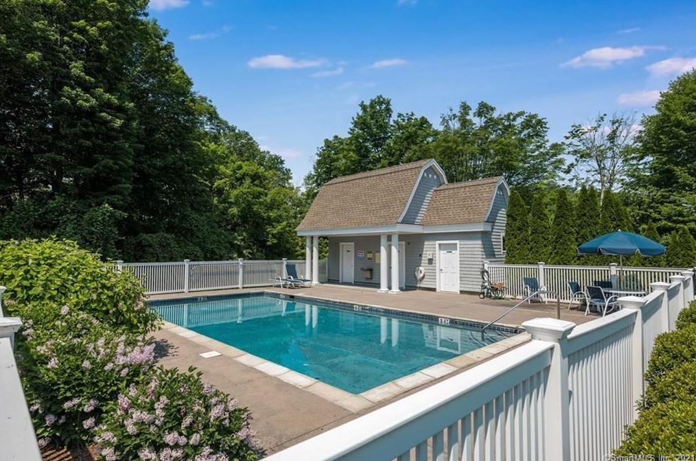 446 Main St, Fenwick CT  06475-2576 exterior