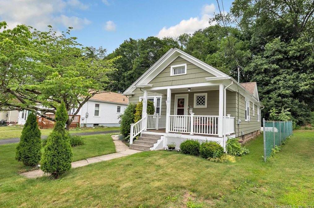 50 Fowler Ave, Meriden, CT 06451-2810