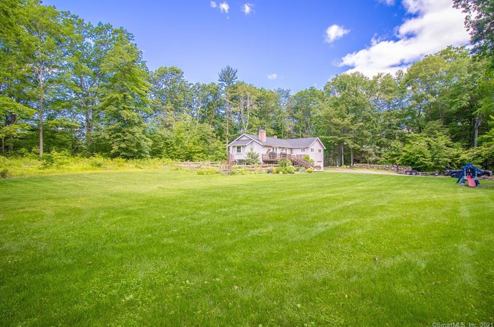 2 Coppergate Rd, East Granby, CT 06026