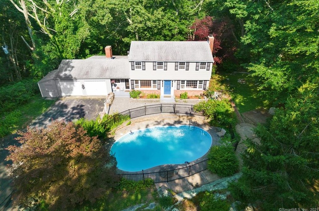 22 Riverview Dr, Lyme, CT 06371