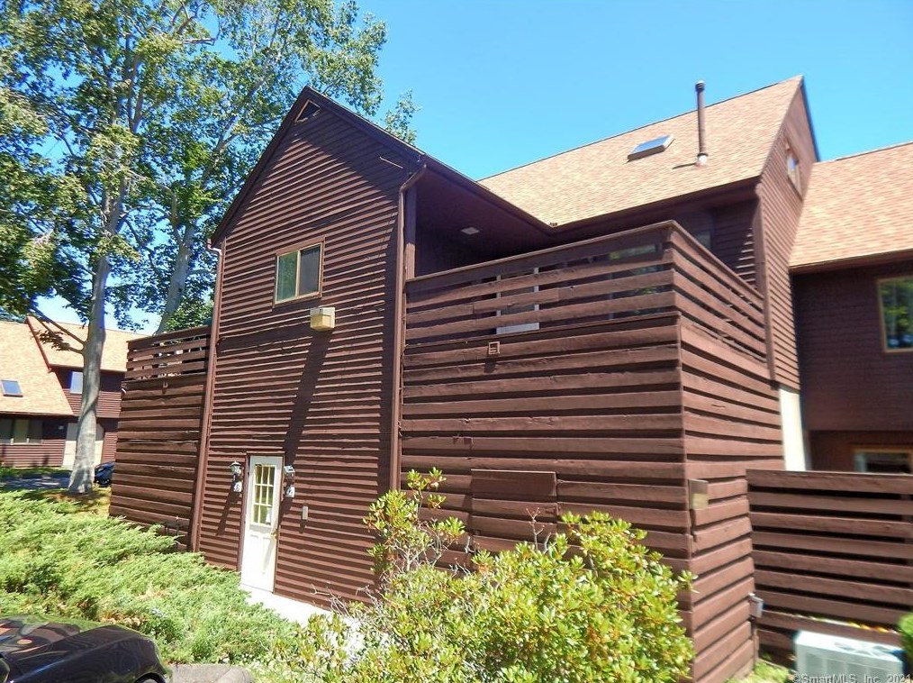 42 Trolley Cir #42, Milford, CT 06460