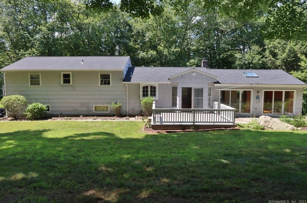 21 Benedict Rd, Upper Stepney, CT 06468