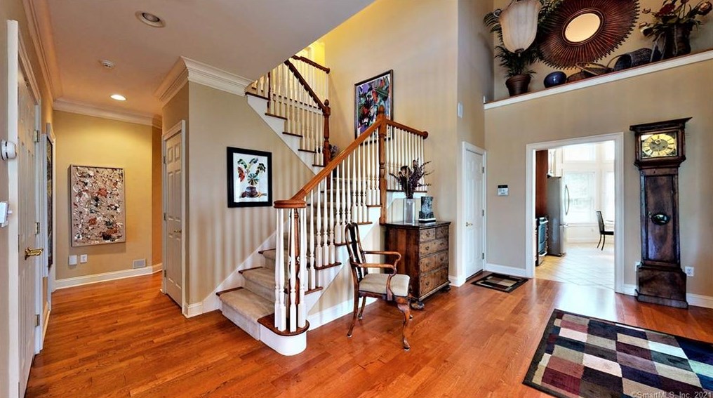 27 Bay Hill Dr #27, Bloomfield, CT 06002