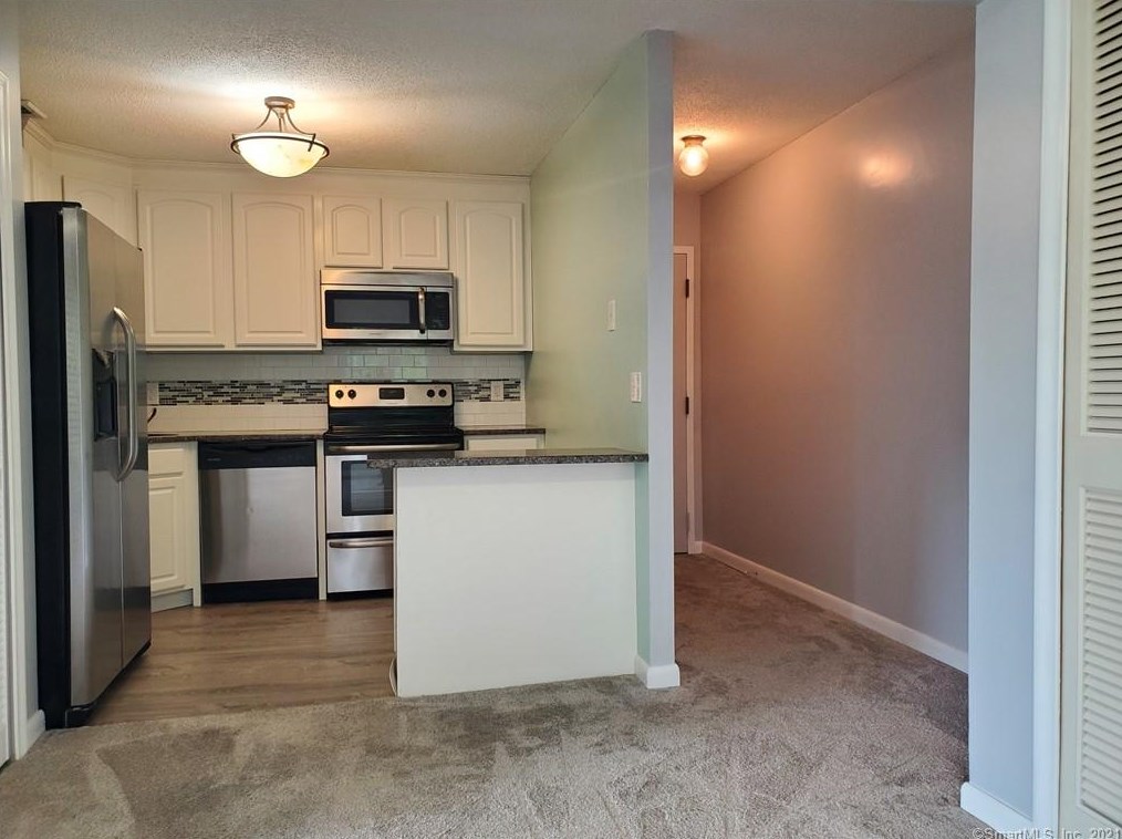 912 Twin Circle Dr #912, Wapping, CT 06074