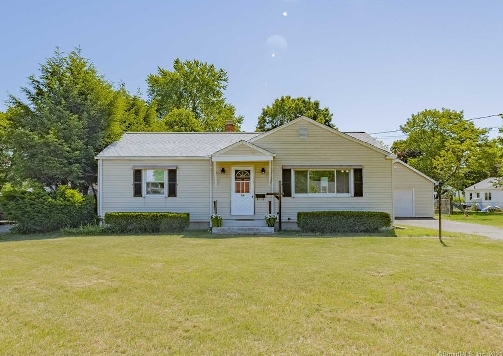 54 Cornwall Dr, Windsor Locks, CT 06096