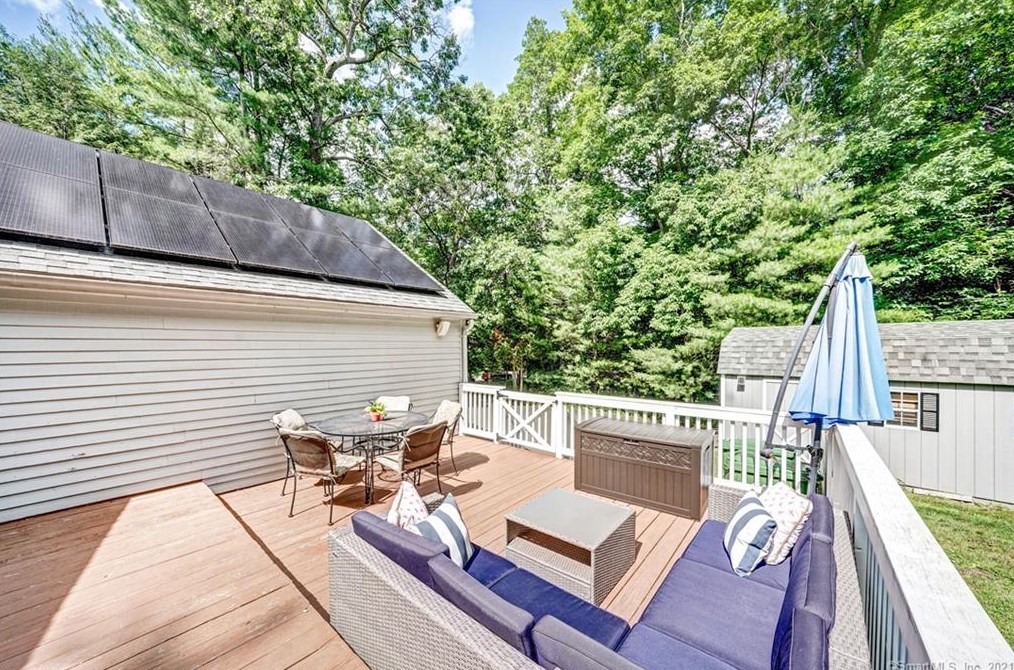 2 Silver Birch Ln, Clinton CT  06413-1112 exterior