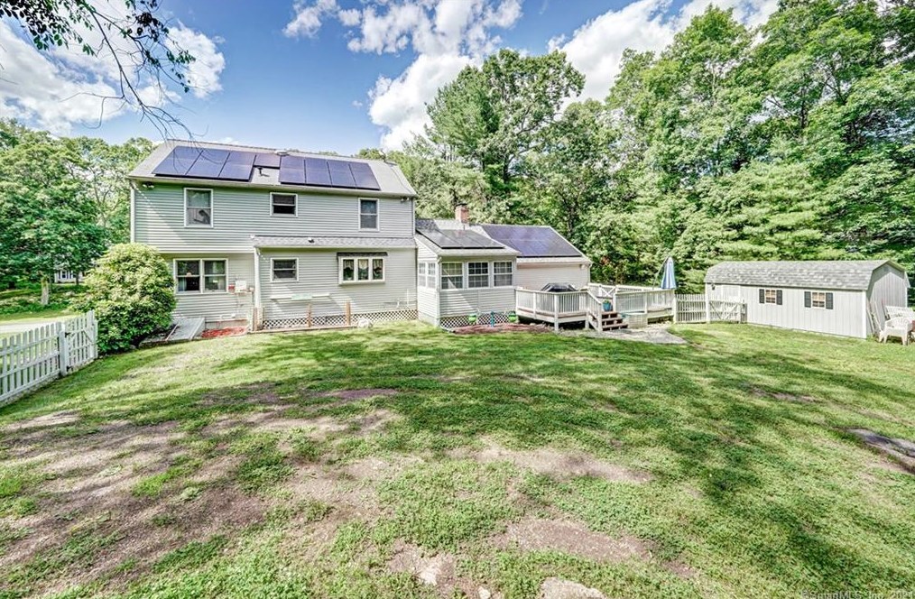 2 Silver Birch Ln, Clinton CT  06413-1112 exterior