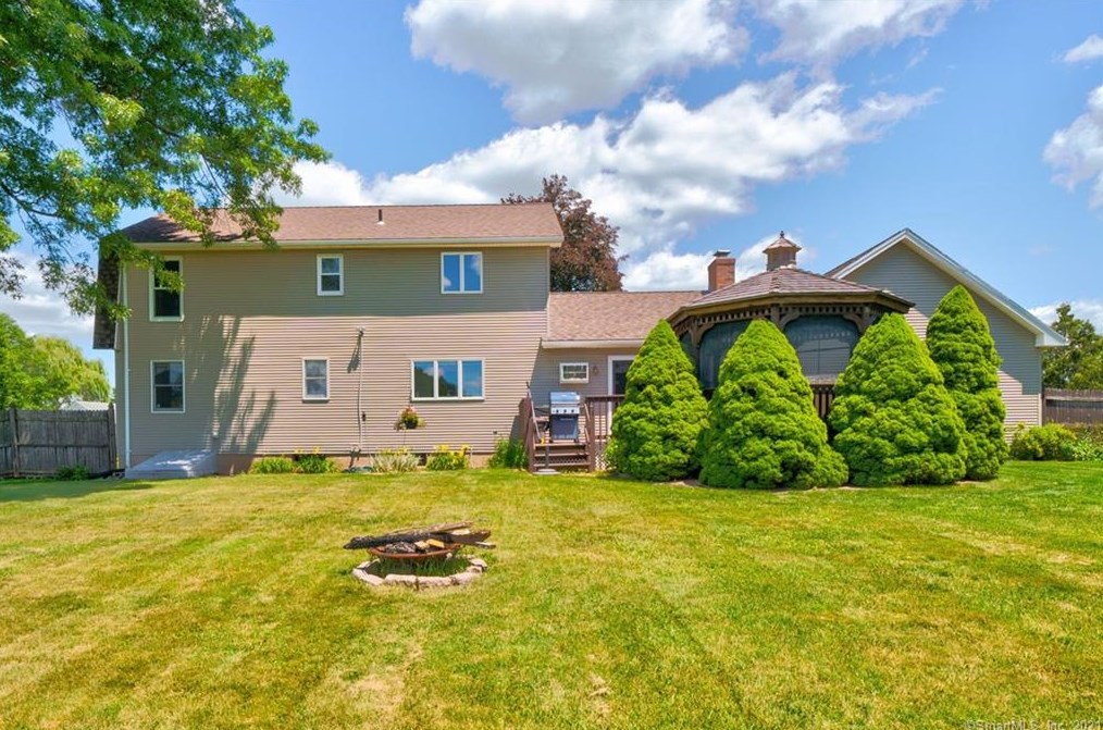 172 Quail Run Rd, Suffield, CT 06078-1803