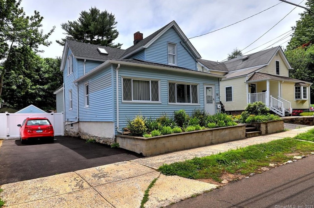 1099 North Ave, Stratford, CT 06614