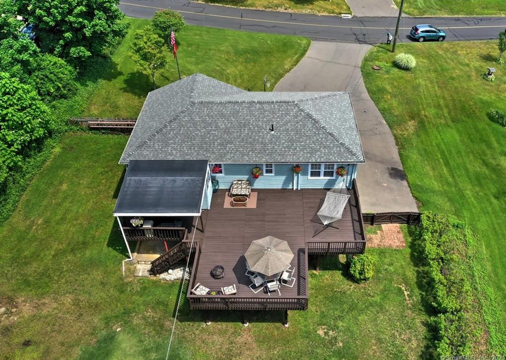 11 Longmeadow Dr, Waterbury, CT 06716