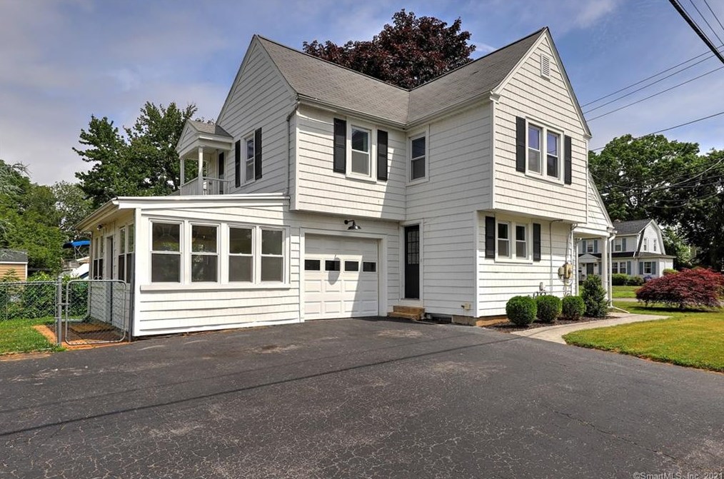 111 Rivercliff Dr, Milford, CT 06460