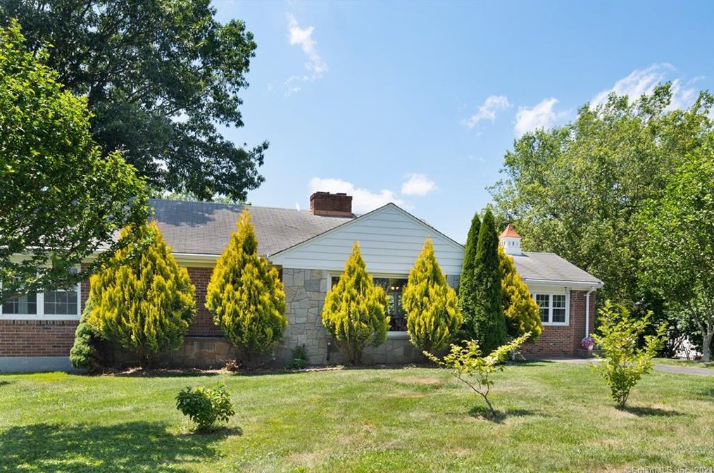 99 Victoria Heights, Middletown, CT 06457