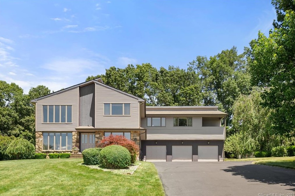 77 Windy Hill Dr, Wapping, CT 06074