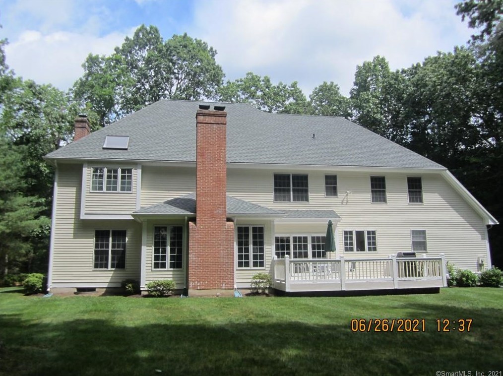 5 Indian Pipe Trl, Avon, CT 06001 exterior