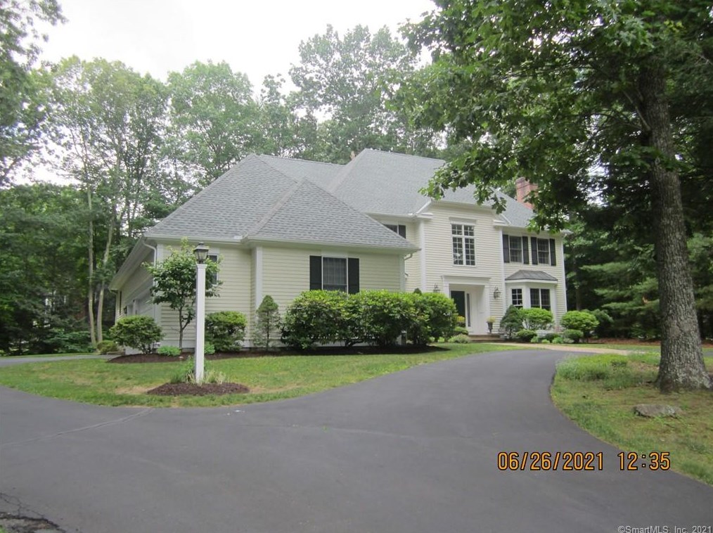 5 Indian Pipe Trl, Avon CT  06001-4032 exterior