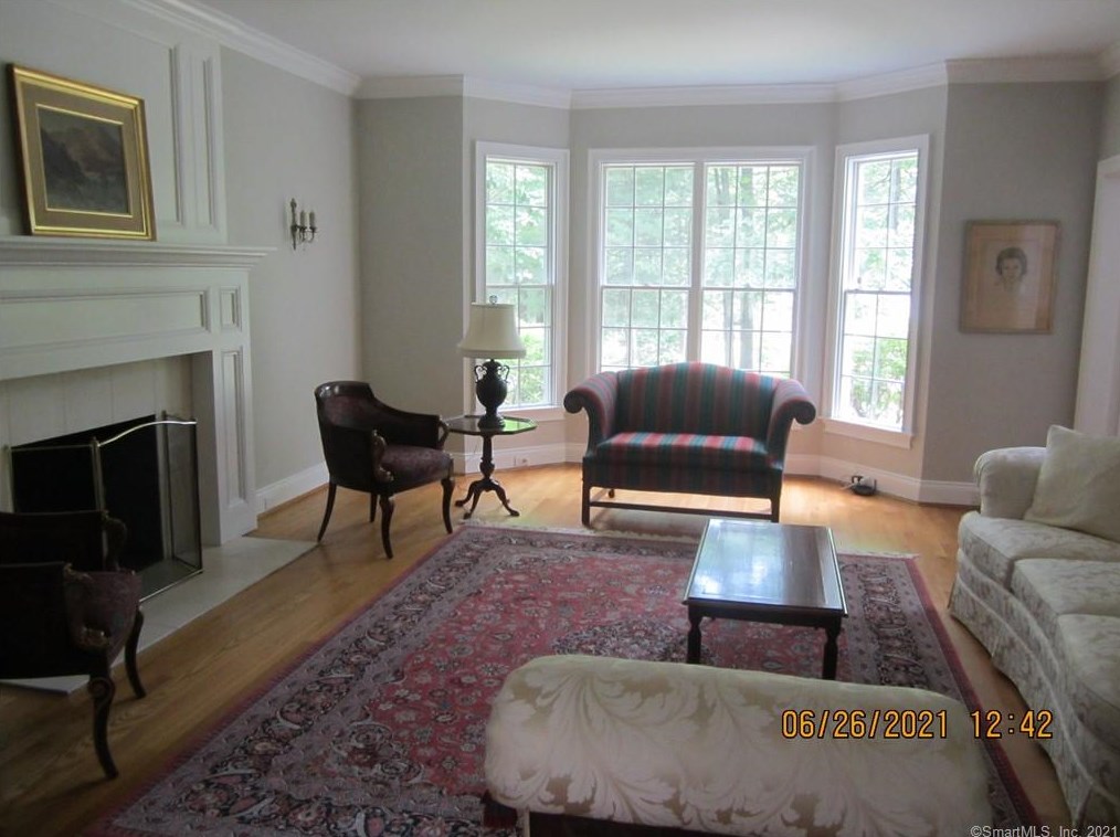 5 Indian Pipe Trl, Avon CT  06001-4032 exterior