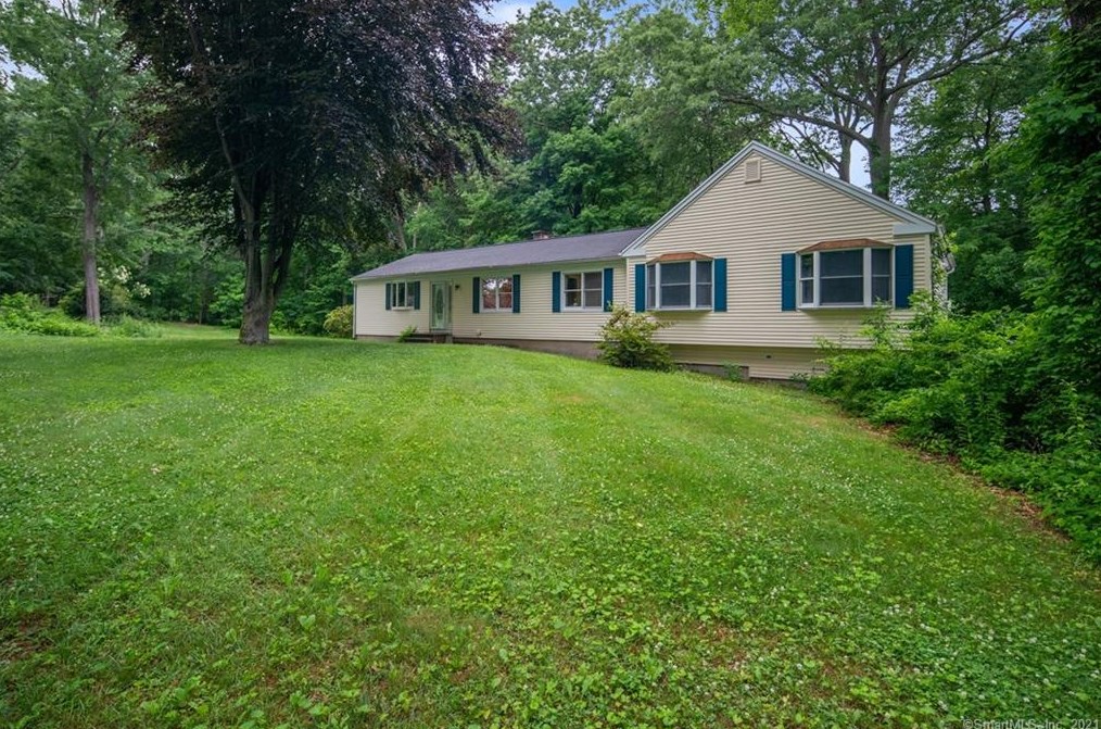 12 Hard Hill Rd, Woodbury, CT 06798