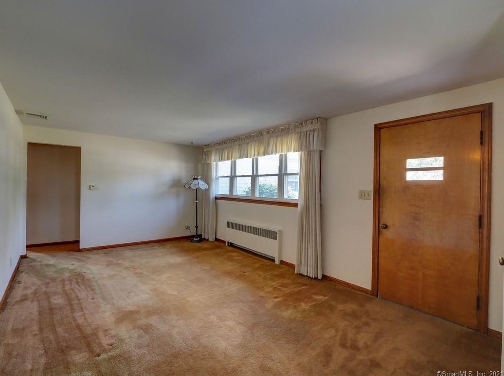 89 East Side Dr, Wallingford, CT 06492
